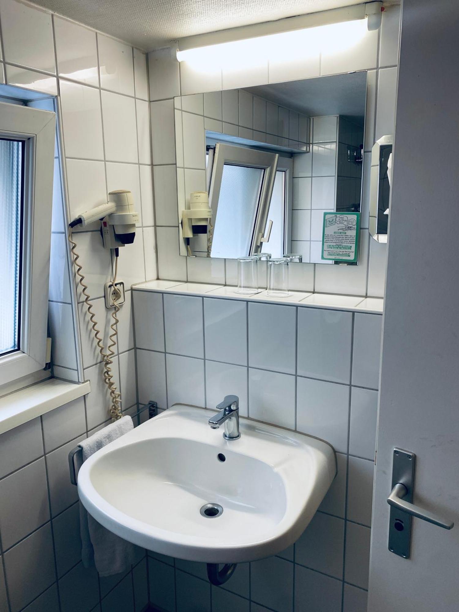 Stay Inn Central Station Франкфурт на Майн Екстериор снимка