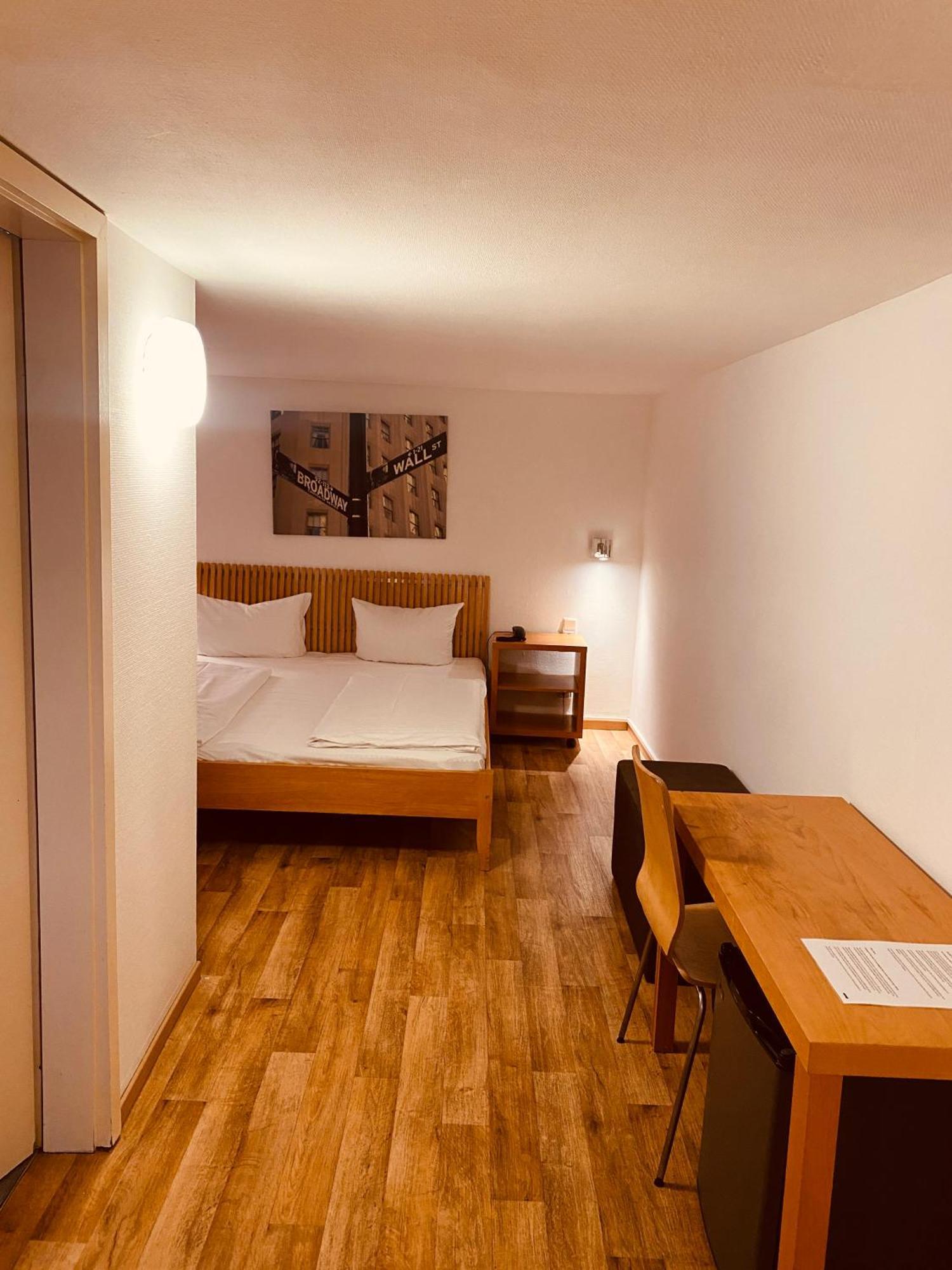 Stay Inn Central Station Франкфурт на Майн Стая снимка